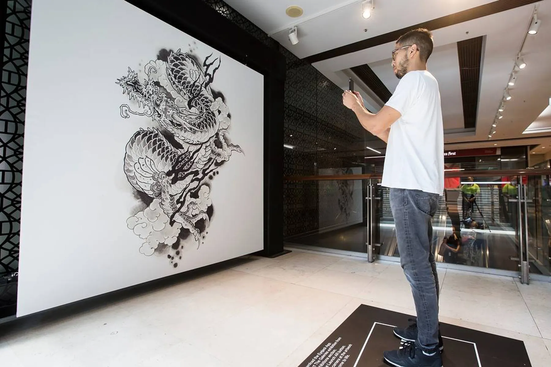 Galeries Art Hunt - augmented artwork installation